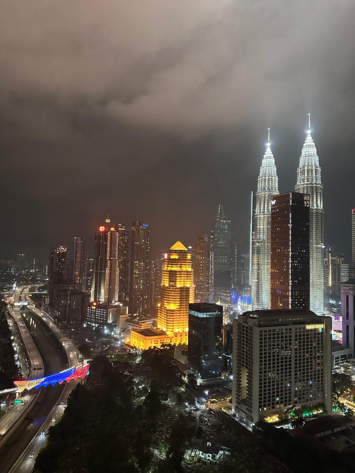 Mercu Summer Suites Klcc By Minutepointhome Куала-Лумпур Экстерьер фото